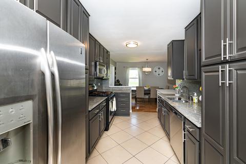 45 Chandler Ln, Hoffman Estates, IL 60169 photo 11