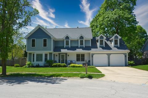 1630 Walnut Ct, Wheaton, IL 60189 photo 1