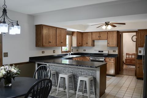 1630 Walnut Ct, Wheaton, IL 60189 photo 10