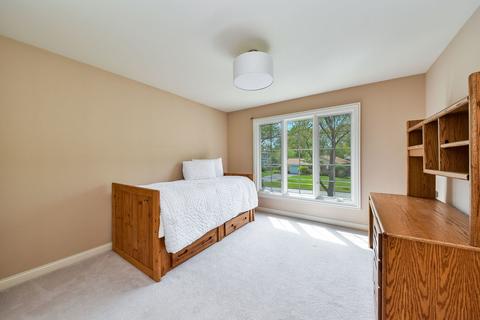 105 Travers Ave, Wheaton, IL 60187 photo 23