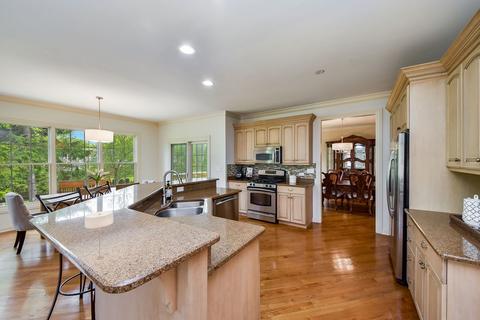 105 Travers Ave, Wheaton, IL 60187 photo 4