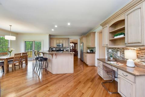 105 Travers Ave, Wheaton, IL 60187 photo 3