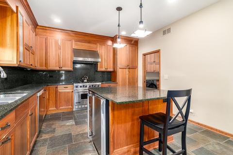 1051 Amaranth Dr, Aurora, IL 60504 photo 4