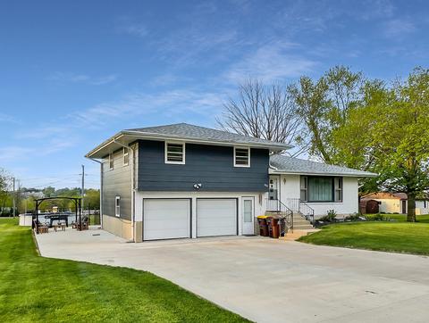 882 Skyline Dr, Freeport, IL 61032 photo 1