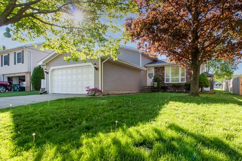 17 Yew Ct, Bloomington, IL 61701 photo 2