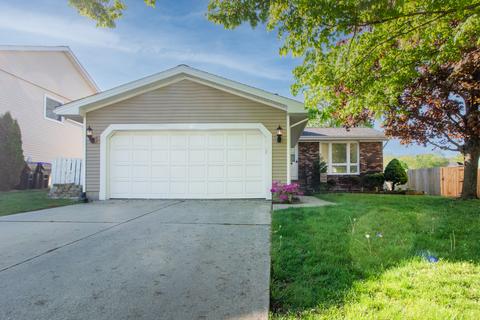 17 Yew Ct, Bloomington, IL 61701 photo 1