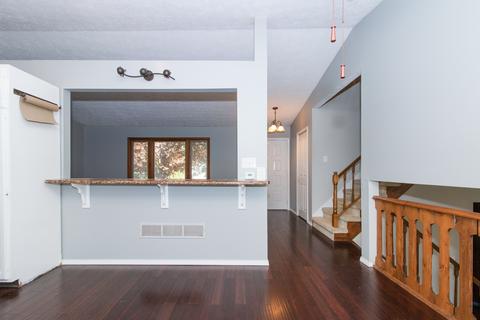 17 Yew Ct, Bloomington, IL 61701 photo 9