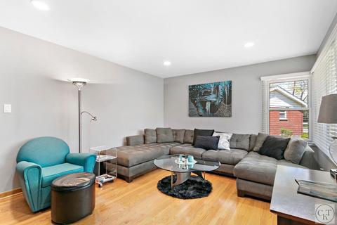 564 Pinehurst Dr, Des Plaines, IL 60016 photo 4