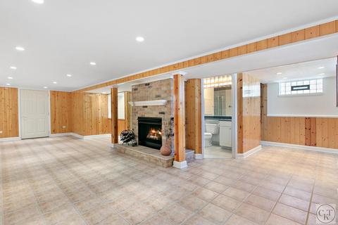 564 Pinehurst Dr, Des Plaines, IL 60016 photo 12