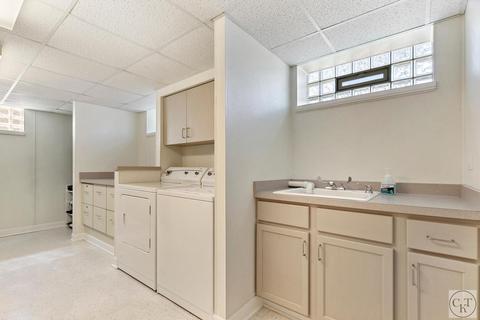 564 Pinehurst Dr, Des Plaines, IL 60016 photo 16