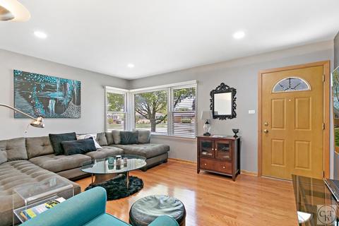 564 Pinehurst Dr, Des Plaines, IL 60016 photo 3