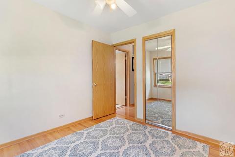 564 Pinehurst Dr, Des Plaines, IL 60016 photo 7
