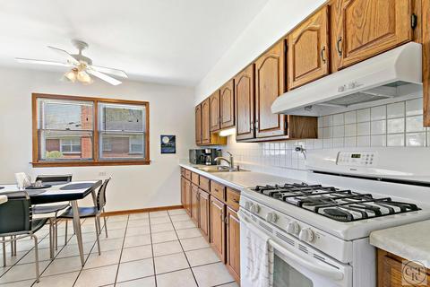 564 Pinehurst Dr, Des Plaines, IL 60016 photo 8