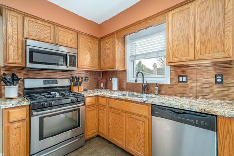 2117 Three Forks Dr, Plainfield, IL 60586 photo 4