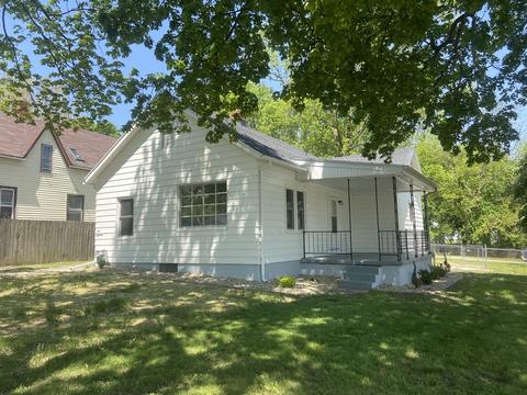 918 E Locust St, Bloomington, IL 61701 photo 3