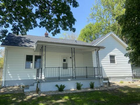 918 E Locust St, Bloomington, IL 61701 photo 1