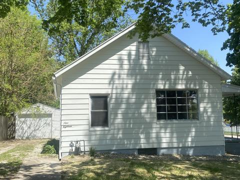 918 E Locust St, Bloomington, IL 61701 photo 2