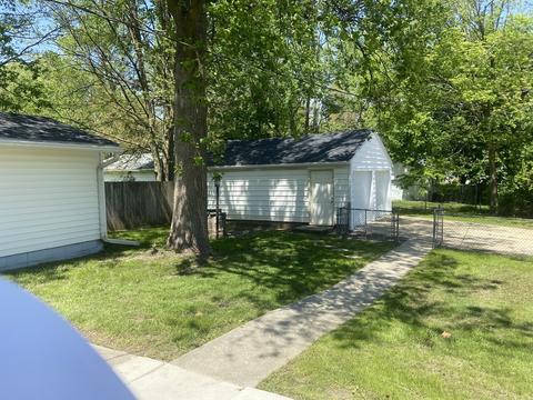 918 E Locust St, Bloomington, IL 61701 photo 4