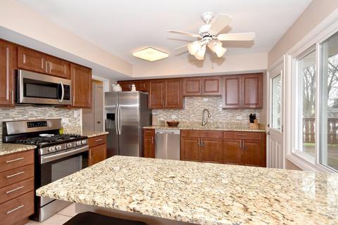 1285 Newcastle Ln, Hoffman Estates, IL 60169 photo 6
