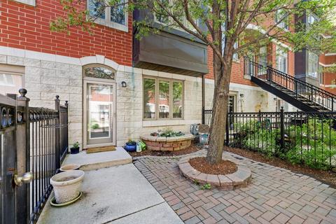 317 E 17th St, Chicago, IL 60616 photo 1