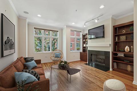 317 E 17th St, Chicago, IL 60616 photo 4