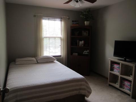 211 Half Moon Cir, Aurora, IL 60504 photo 23