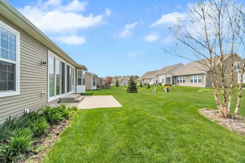 2528 Edgewater Dr, Elgin, IL 60124 photo 4