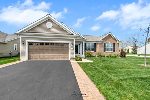 2528 Edgewater Dr, Elgin, IL 60124 photo 2