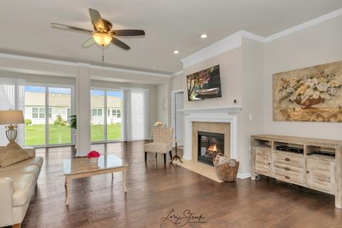 2528 Edgewater Dr, Elgin, IL 60124 photo 8