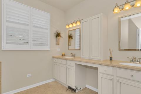 2528 Edgewater Dr, Elgin, IL 60124 photo 20