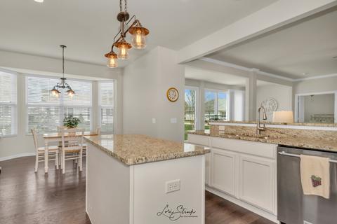 2528 Edgewater Dr, Elgin, IL 60124 photo 17