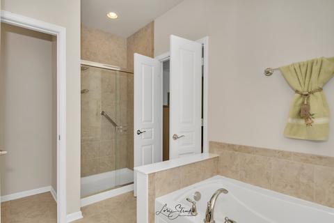 2528 Edgewater Dr, Elgin, IL 60124 photo 19