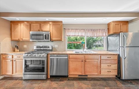 485 E Granville Ave, Roselle, IL 60172 photo 13