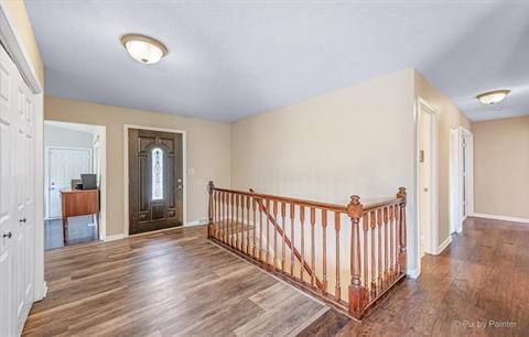 485 E Granville Ave, Roselle, IL 60172 photo 4