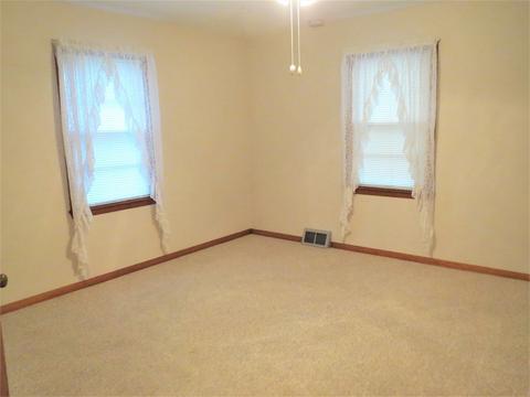 413 E 7th St, Dixon, IL 61021 photo 6