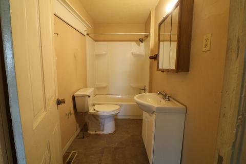 1019 E Washington St, Clinton, IL 61727 photo 13