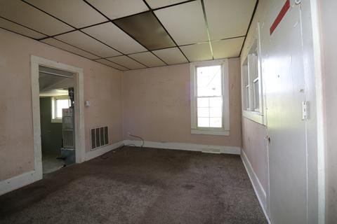 1019 E Washington St, Clinton, IL 61727 photo 6