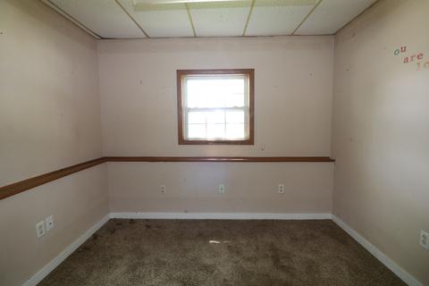 1019 E Washington St, Clinton, IL 61727 photo 9
