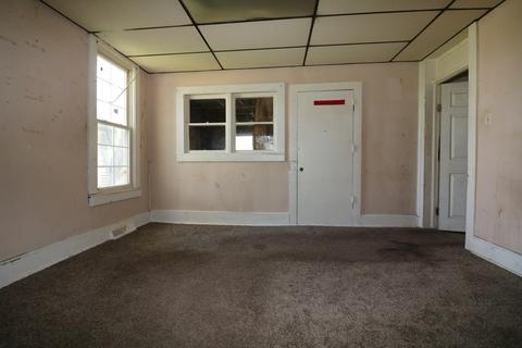 1019 E Washington St, Clinton, IL 61727 photo 8
