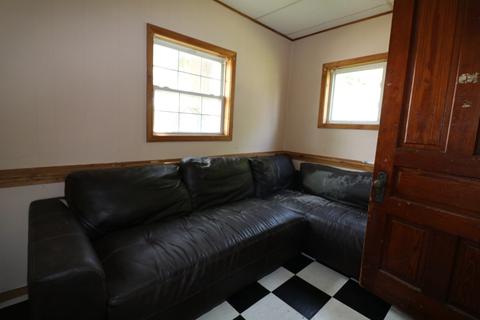 1019 E Washington St, Clinton, IL 61727 photo 3