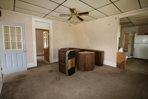 1019 E Washington St, Clinton, IL 61727 photo 2