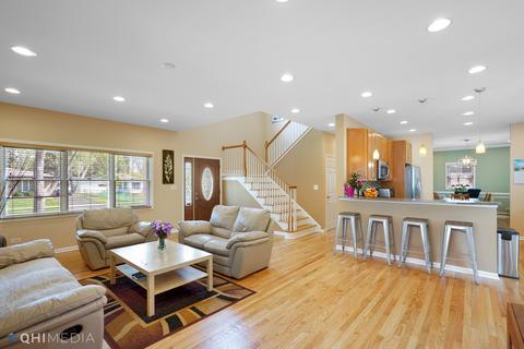 511 Holly Ave, Mount Prospect, IL 60056 photo 3