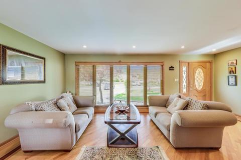 223 Bradley Ct, Des Plaines, IL 60016 photo 7