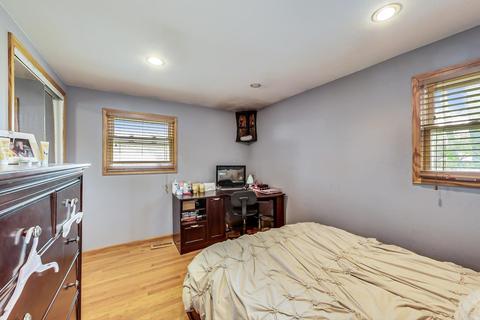 223 Bradley Ct, Des Plaines, IL 60016 photo 23