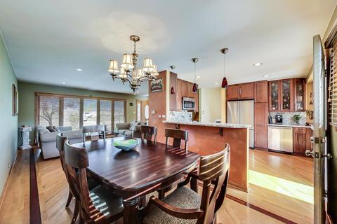 223 Bradley Ct, Des Plaines, IL 60016 photo 10