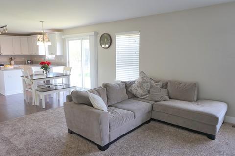 604 Brita Trl, Minooka, IL 60447 photo 12