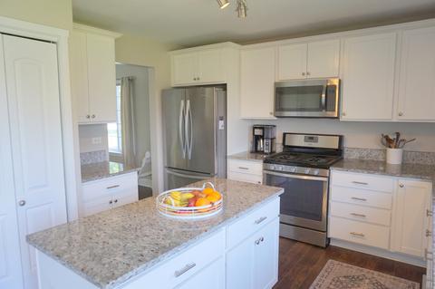 604 Brita Trl, Minooka, IL 60447 photo 7