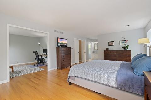 2931 Cherry Ln, Northbrook, IL 60062 photo 16