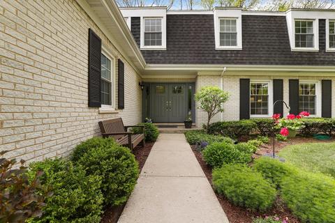 2931 Cherry Ln, Northbrook, IL 60062 photo 2
