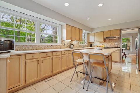 2931 Cherry Ln, Northbrook, IL 60062 photo 9